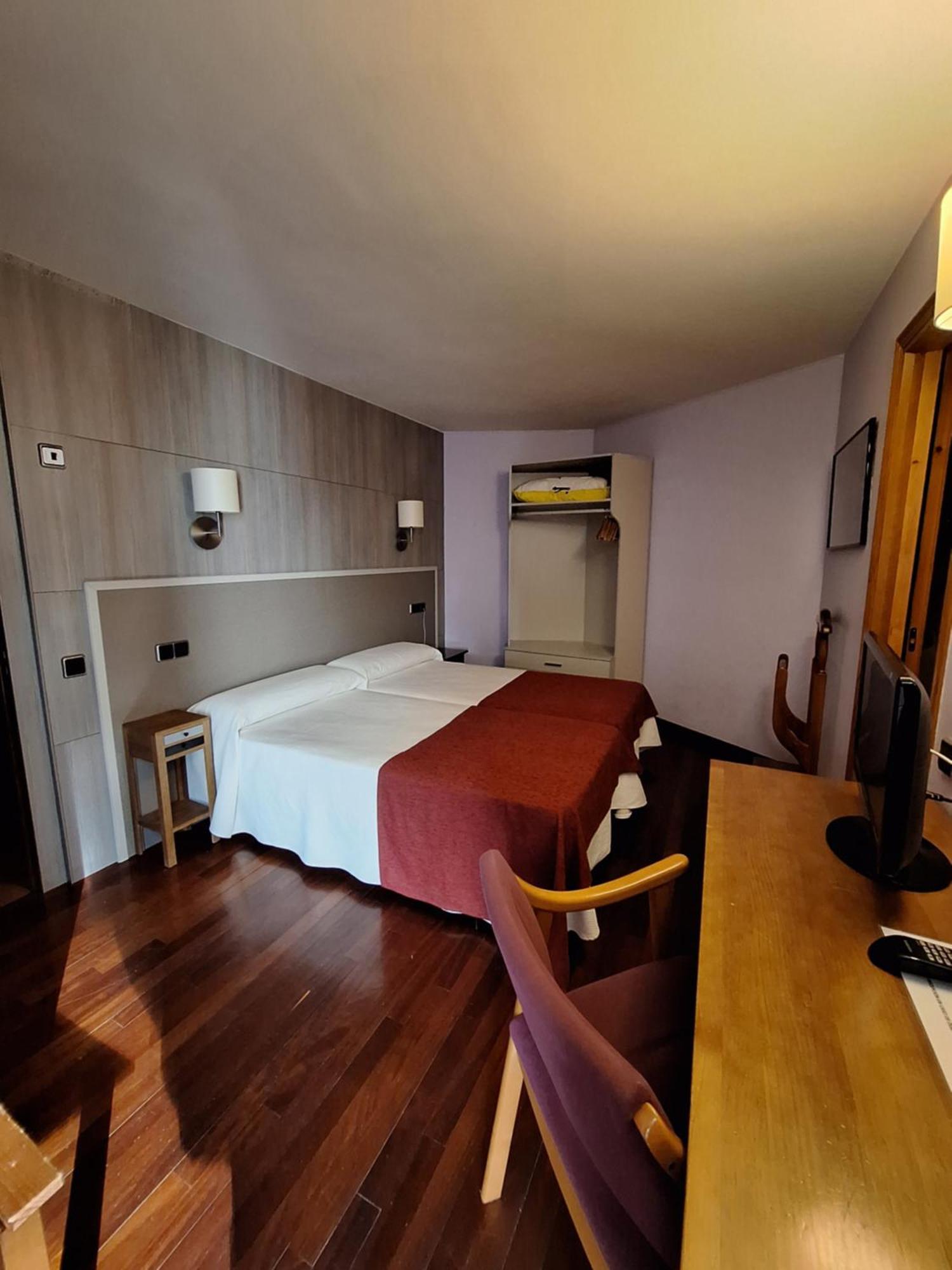 Twin Room 2 beds Interior